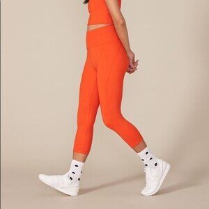 GIRLFRIEND COLLECTIVE High Waist Capri Leggings In Tart Large K281